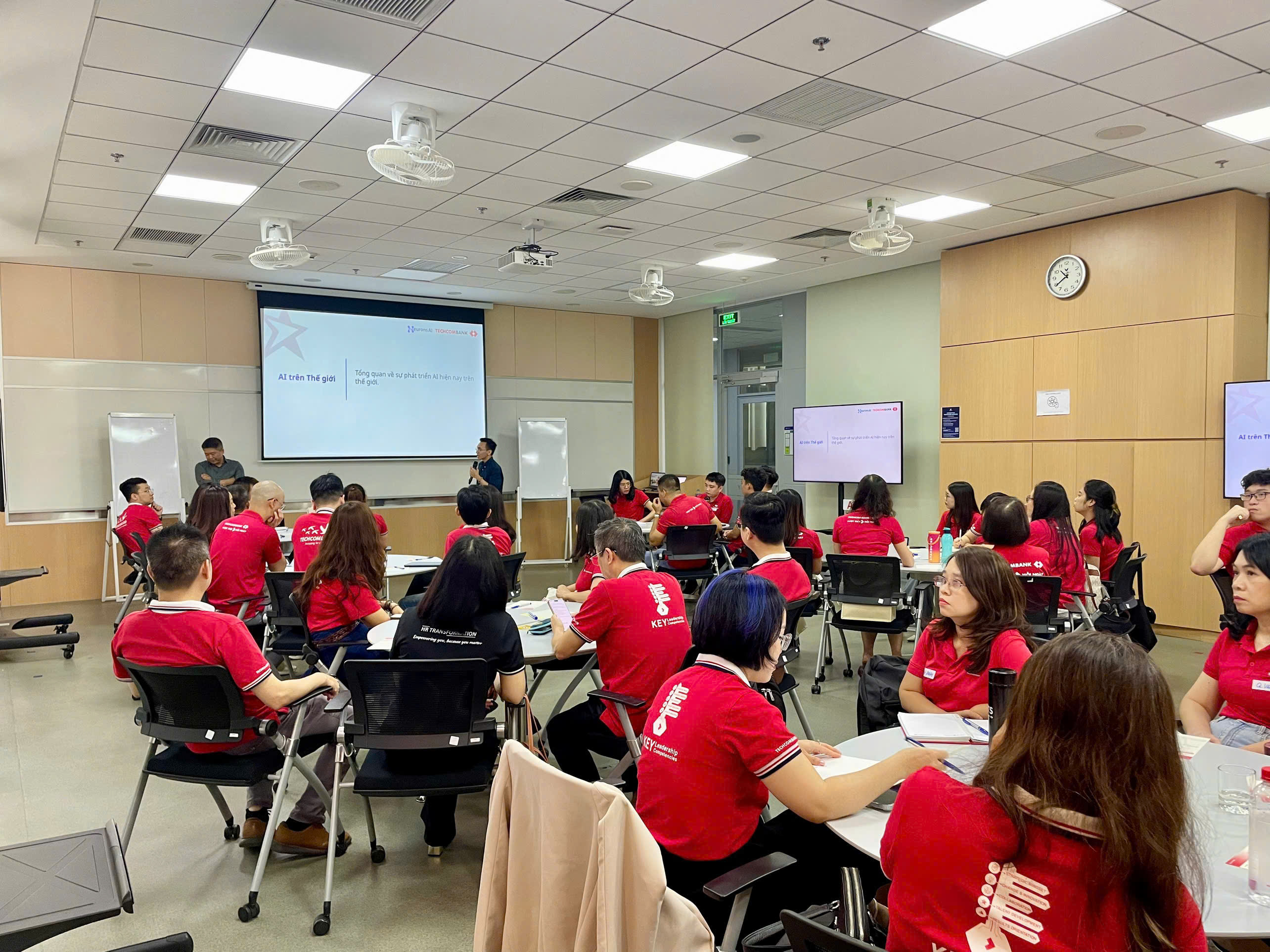 Đào tạo AI trên thế giới - Techcombank